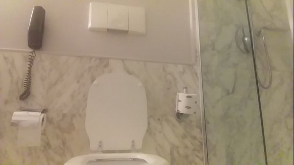 A la banyera amb una pèl-roja.